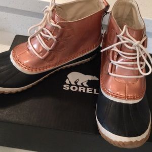 SOREL Rain Booties. Never Worn. New In Box.